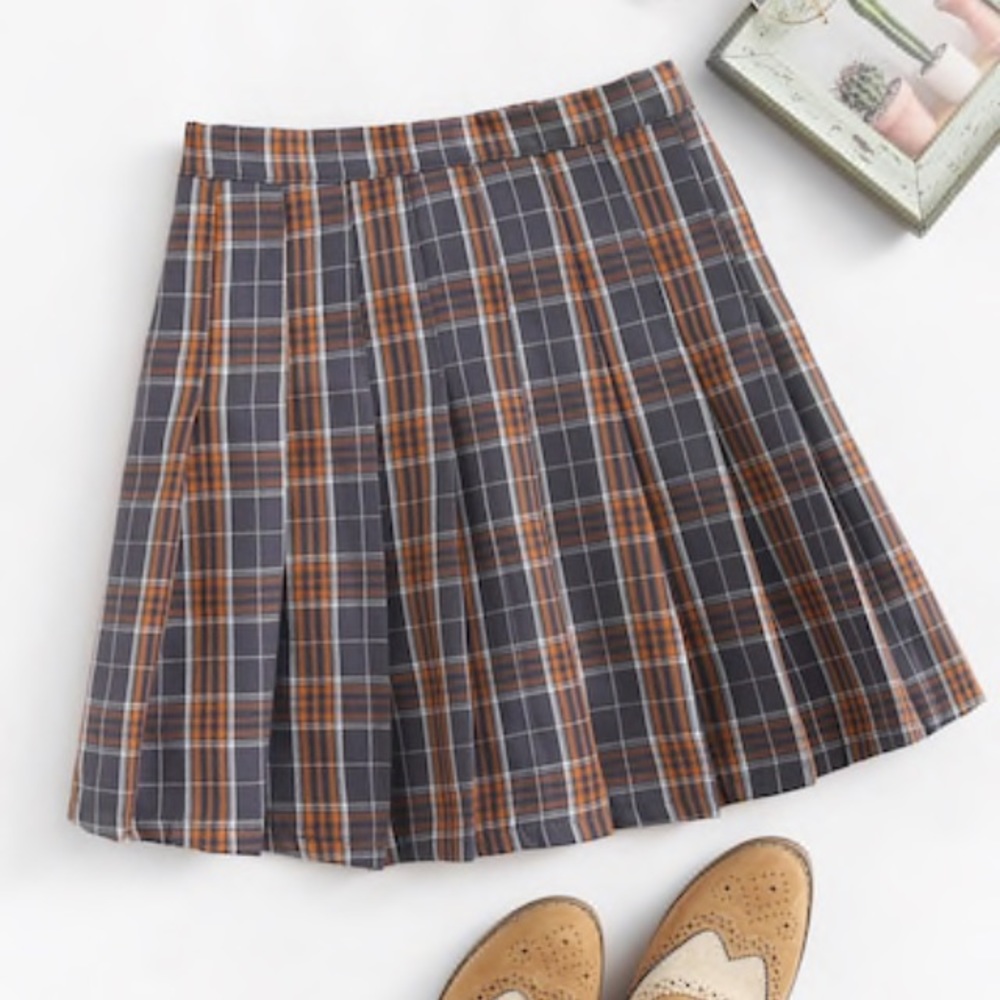 Pleated skirt